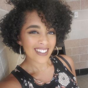 Meet your Posher, Laina